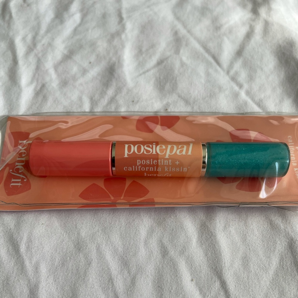 Benefit Cosmetics *limited edition* poisepal